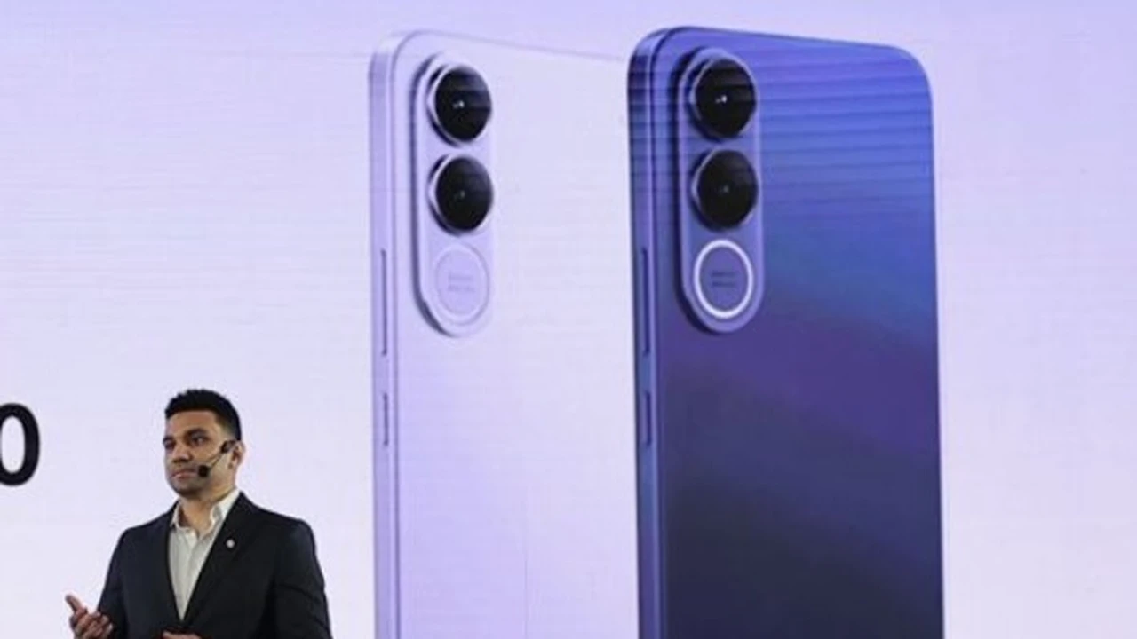 طرح هاتف ذكي بكاميرا 200 ميجابكسل لجذب المستخدمين في الأسواق المصرية